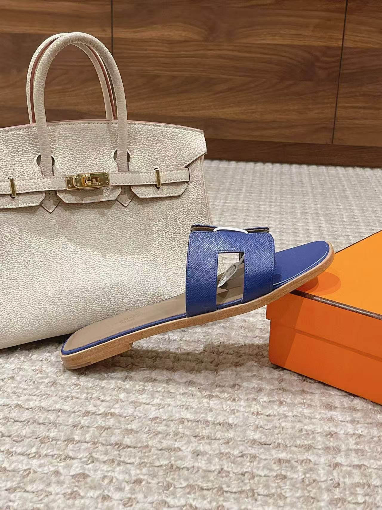 UA Hermès Oran sandal