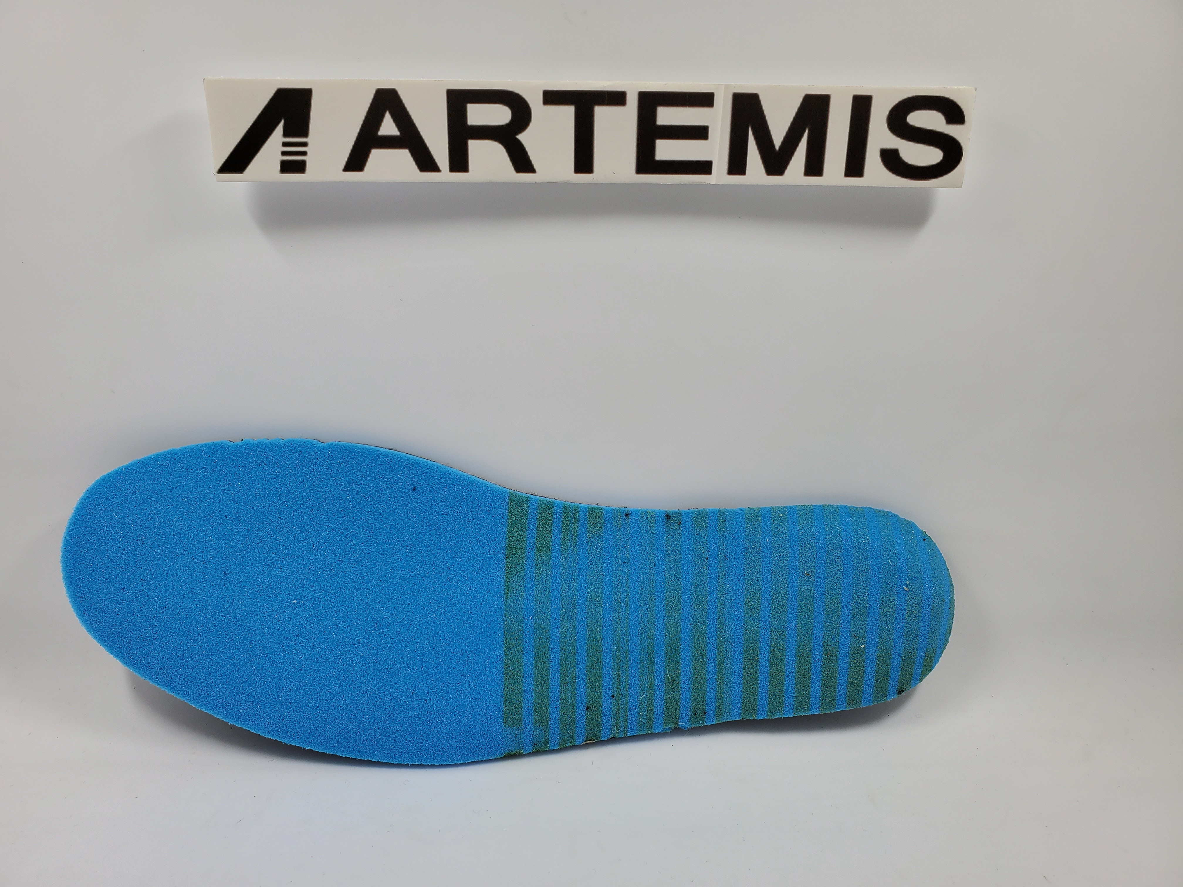 Air Jordan 1 Retro High Think 16 (Pass the Torch)