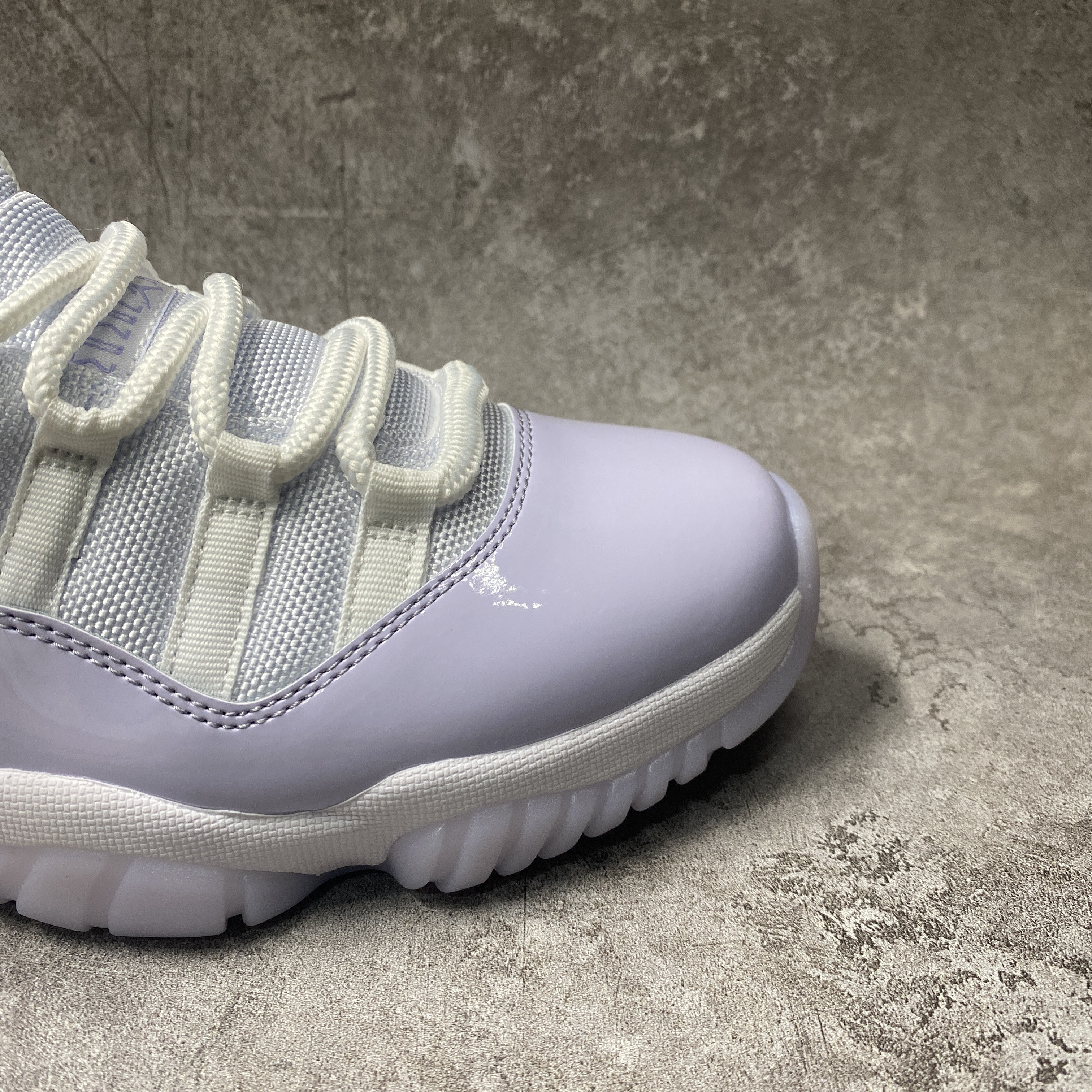 Air Jordan 11 Low Pure Violet