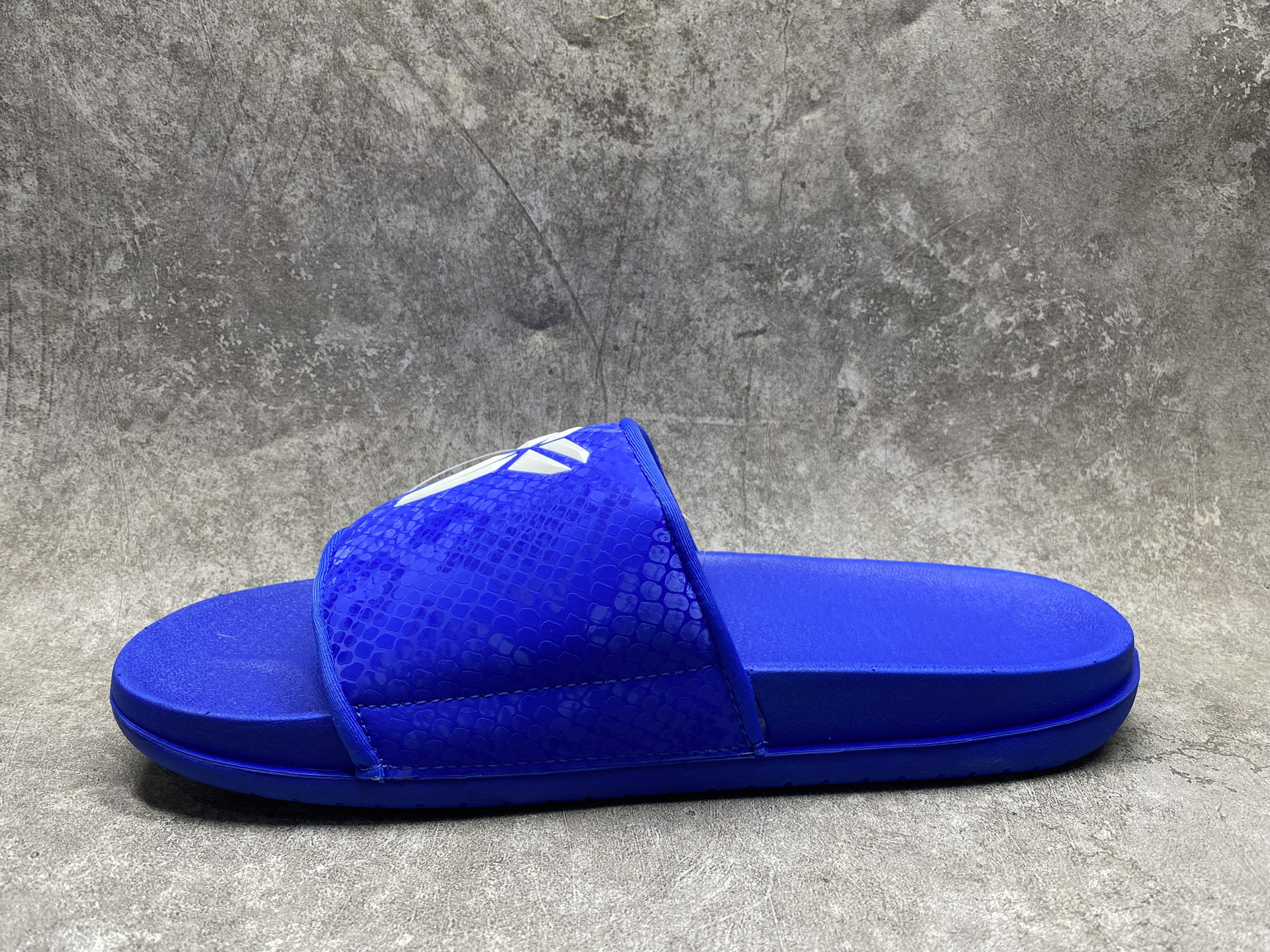 UA Nike Offcourt Slide