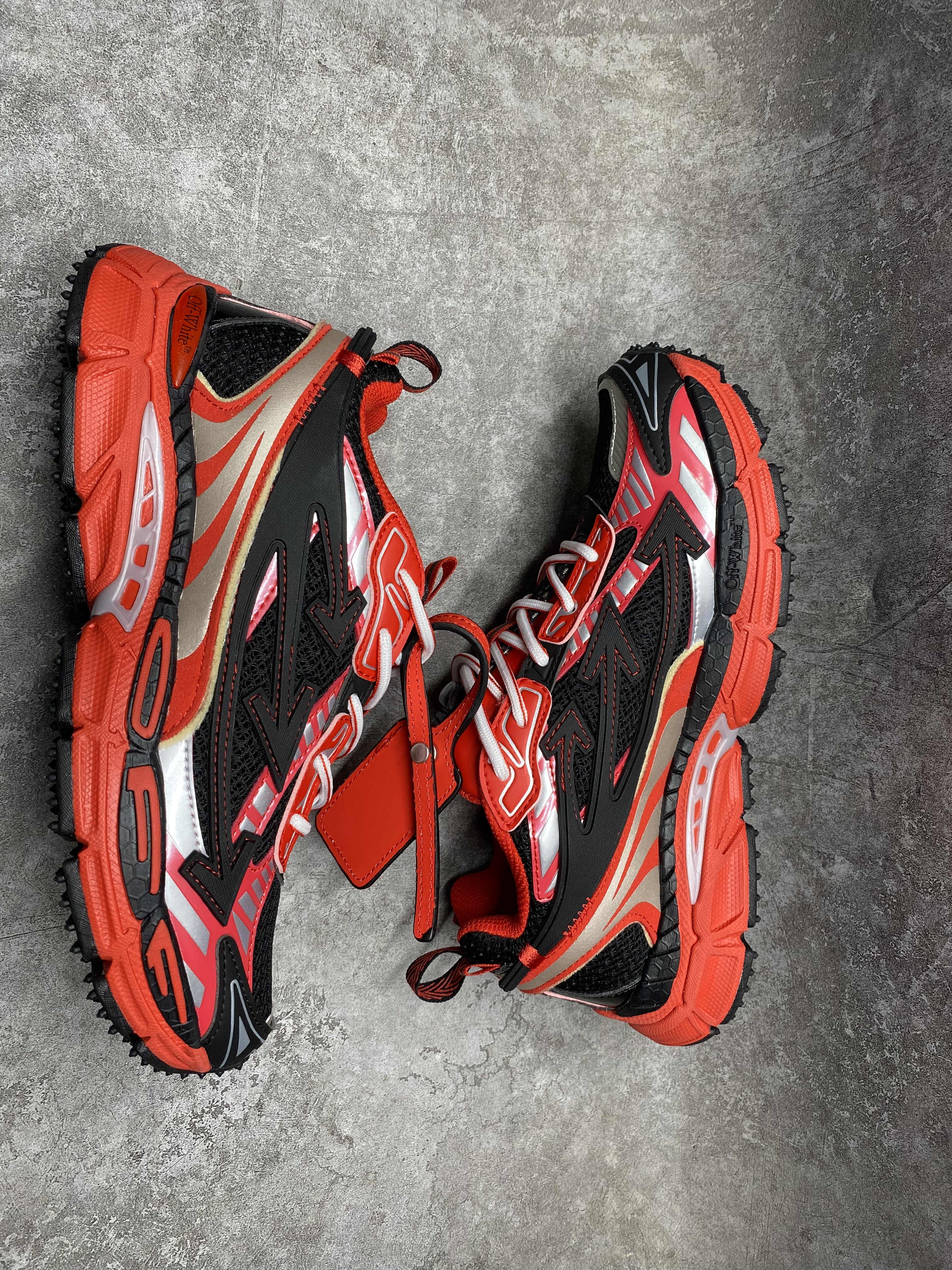 UA Off-White "BE RIGHT BACK"