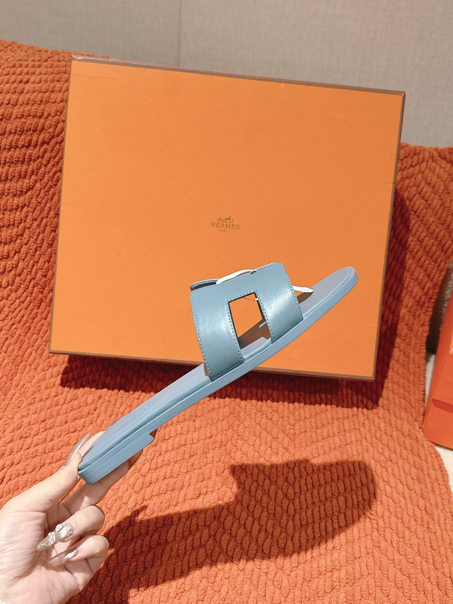 UA Hermès Oran sandal