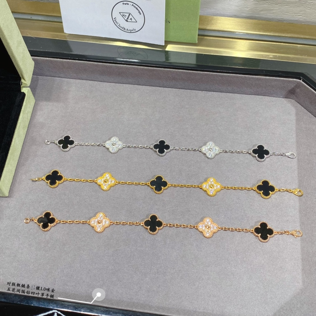 v*n cl*f & arpels interval Di*m*nd five-flower four-leaf clover bracelet