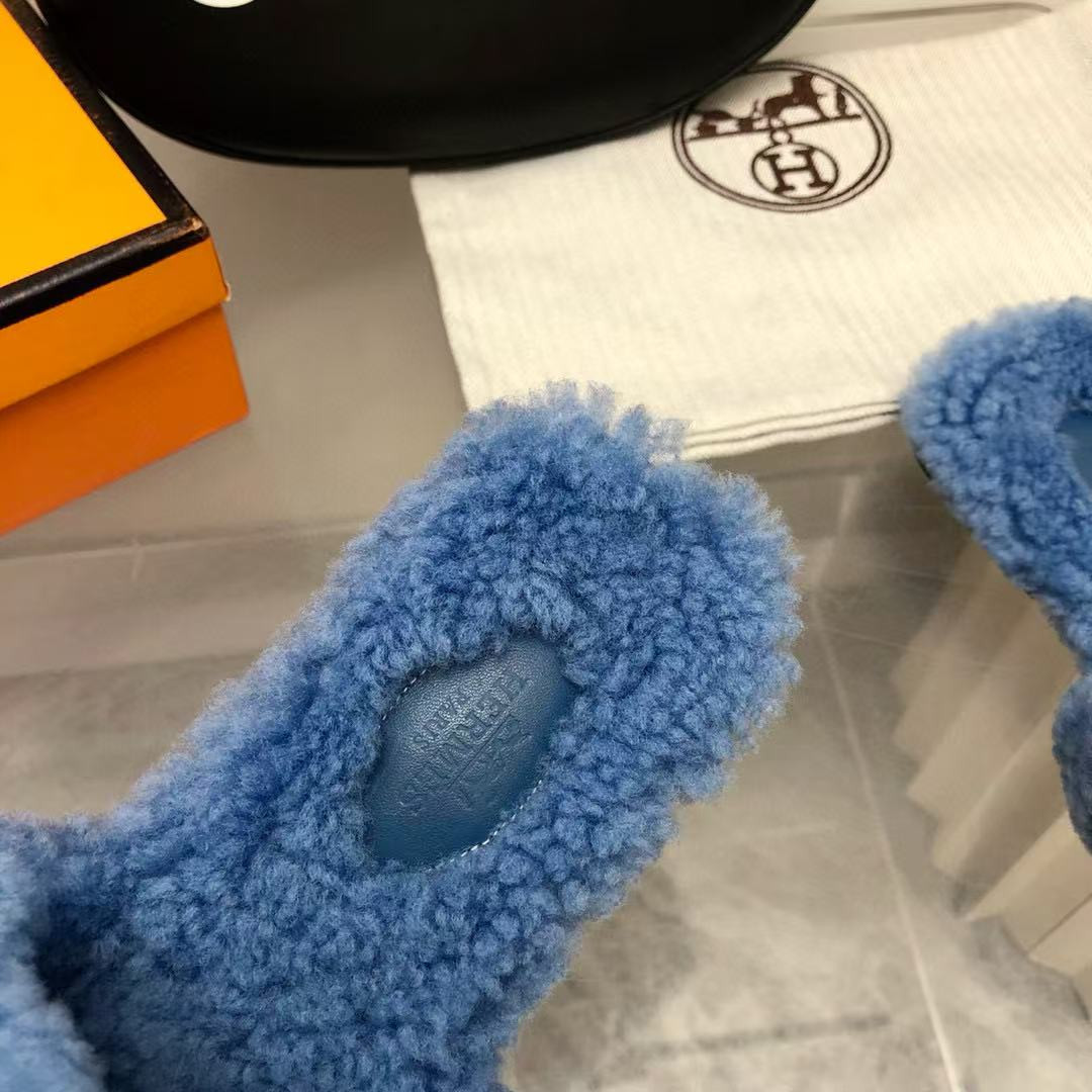 UA Hermès Oran sandal