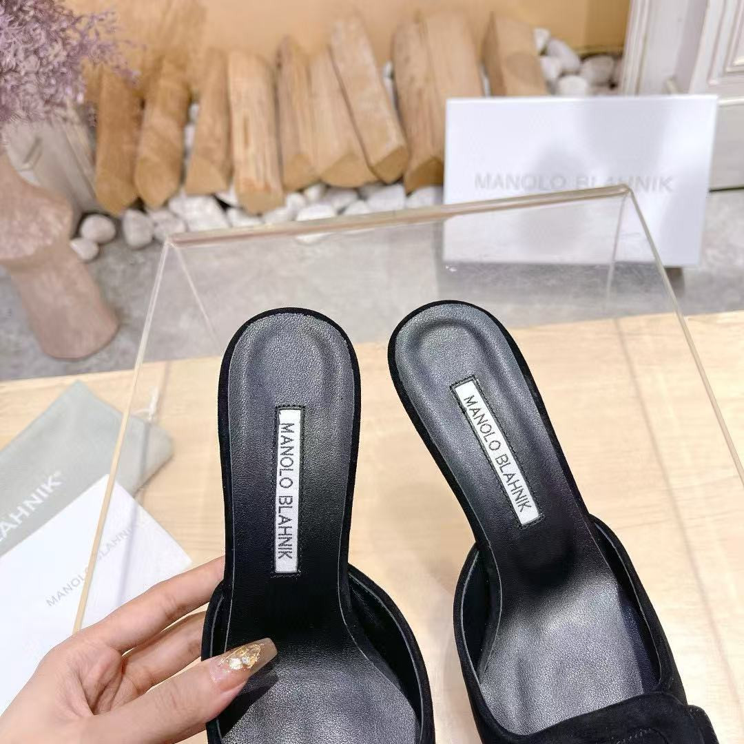UA Manolo Blahnik Mules 7.5cm