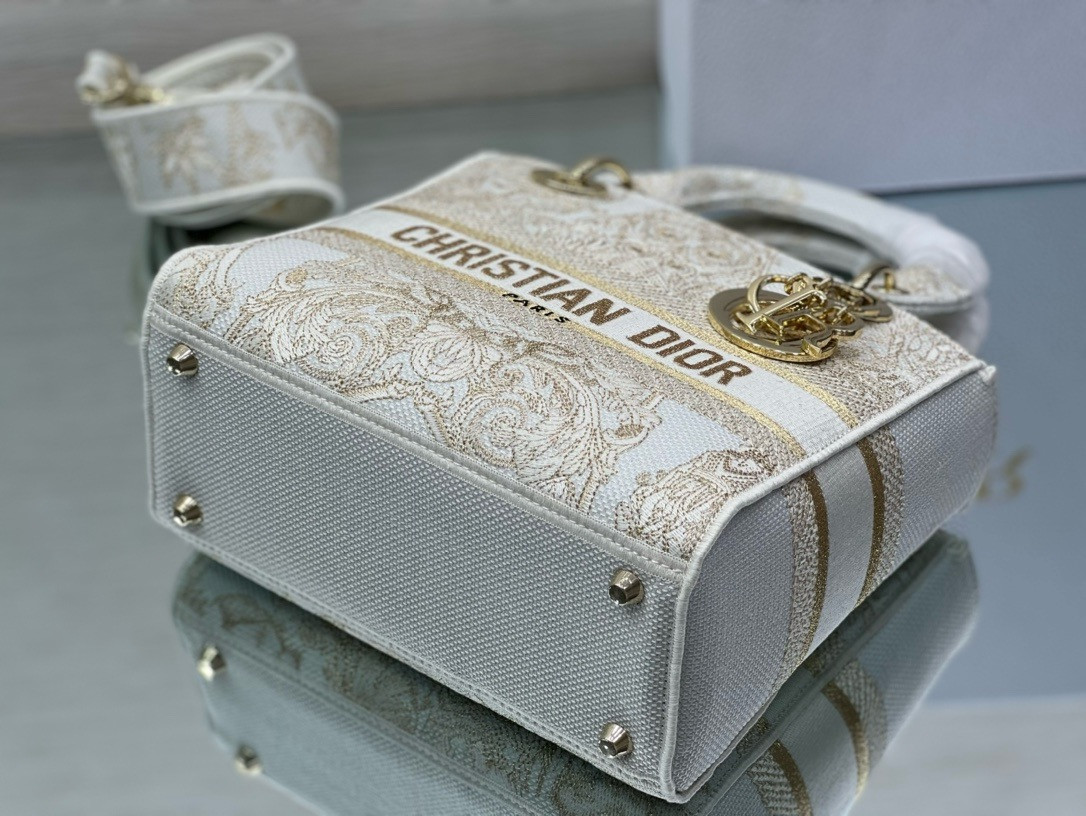 medium D*or lady d-lite bag 24 x 20 x 11 cm