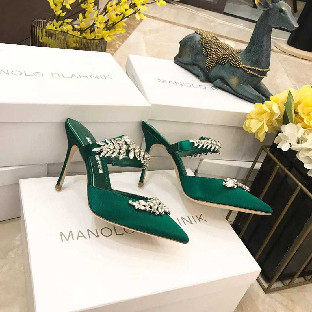 UA MANOLO BLAHNIK Shoes