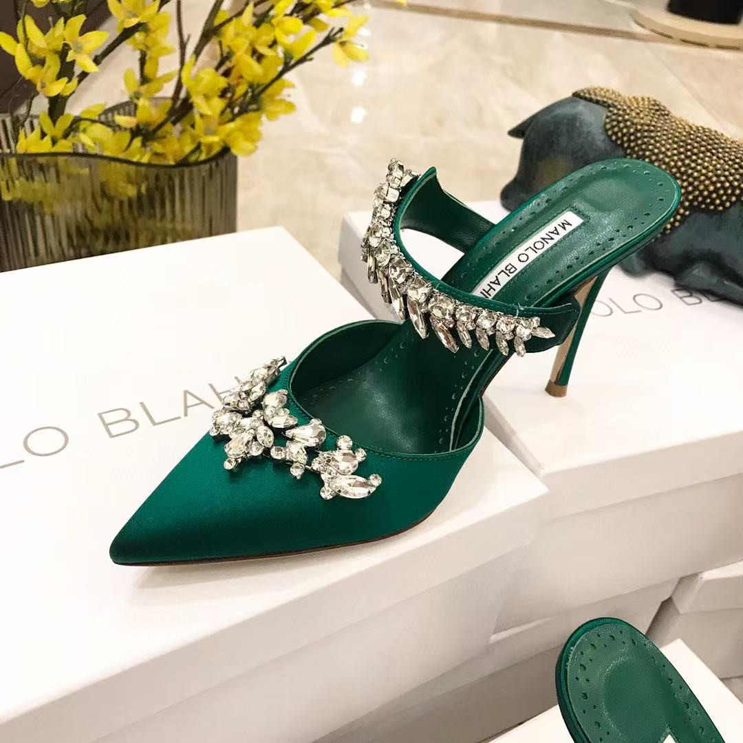 UA MANOLO BLAHNIK Shoes
