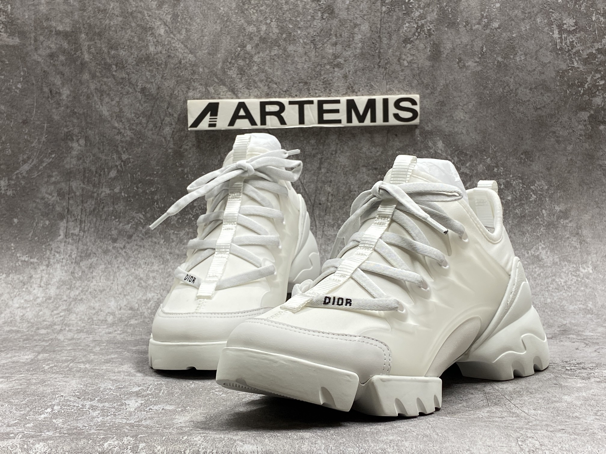 D*or d connect white neoprene