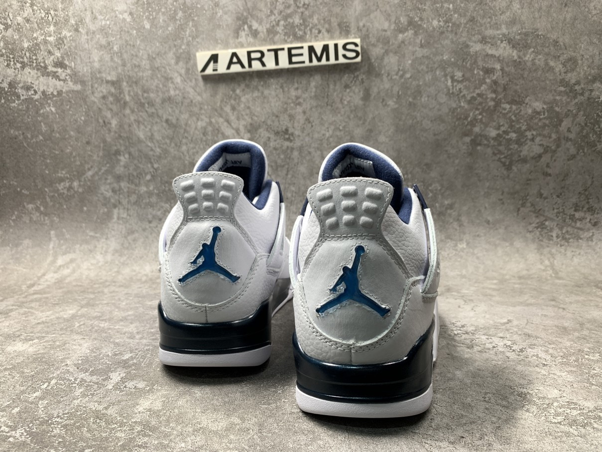 Air Jordan 4 Retro Columbia