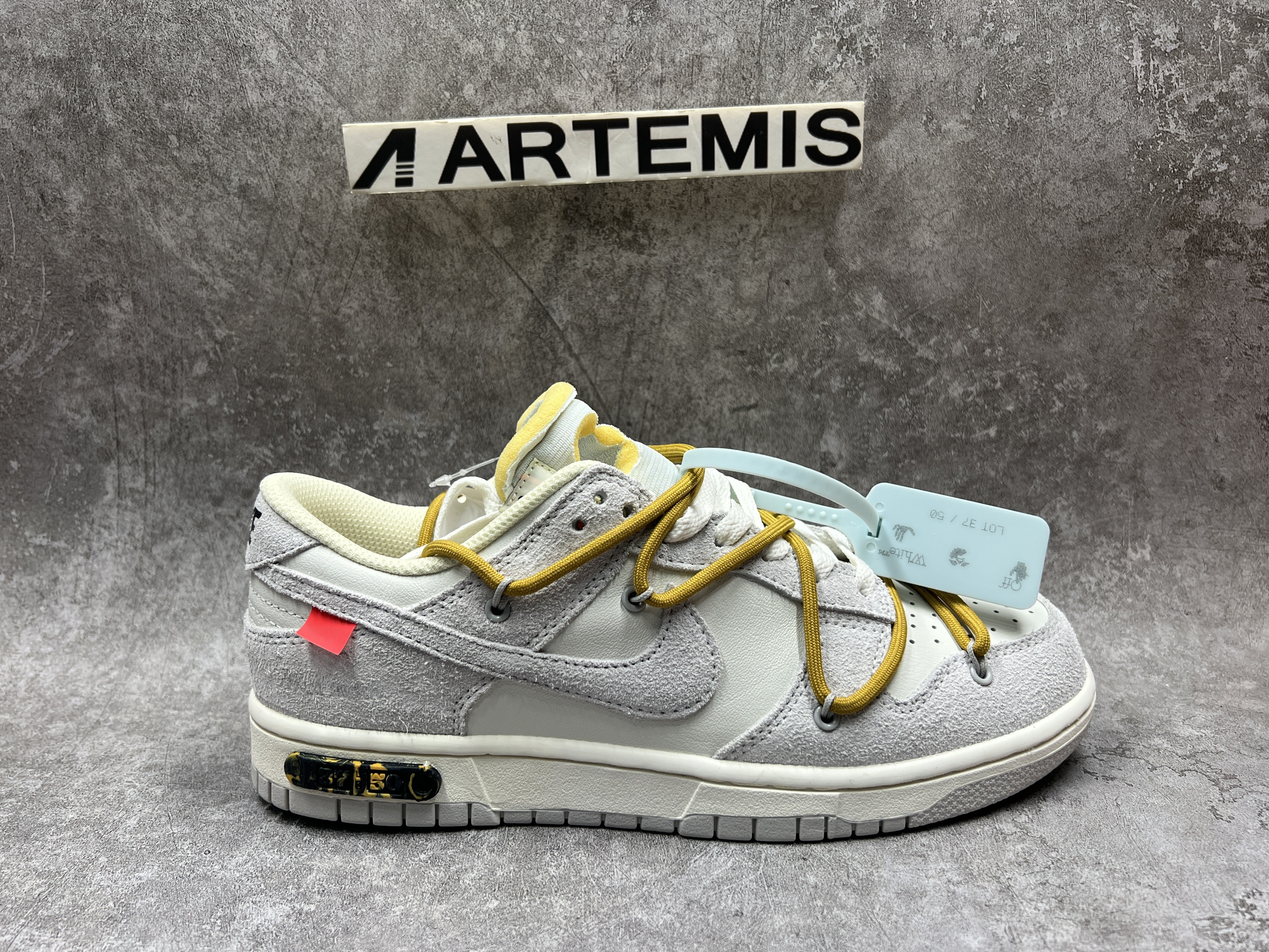 Off-White x Dunk Low Lot 37 of 50