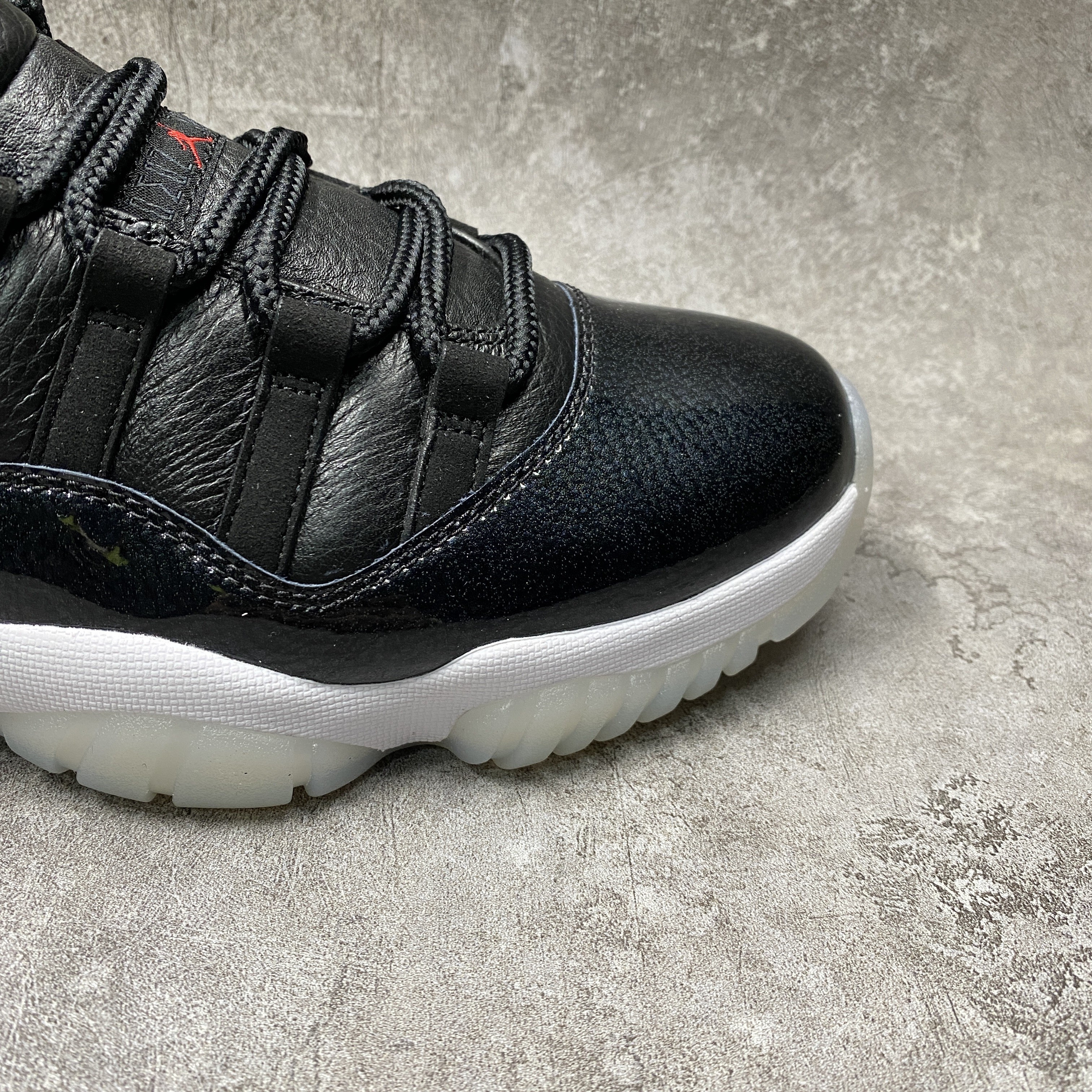 Air Jordan 11 Retro Low 72-10