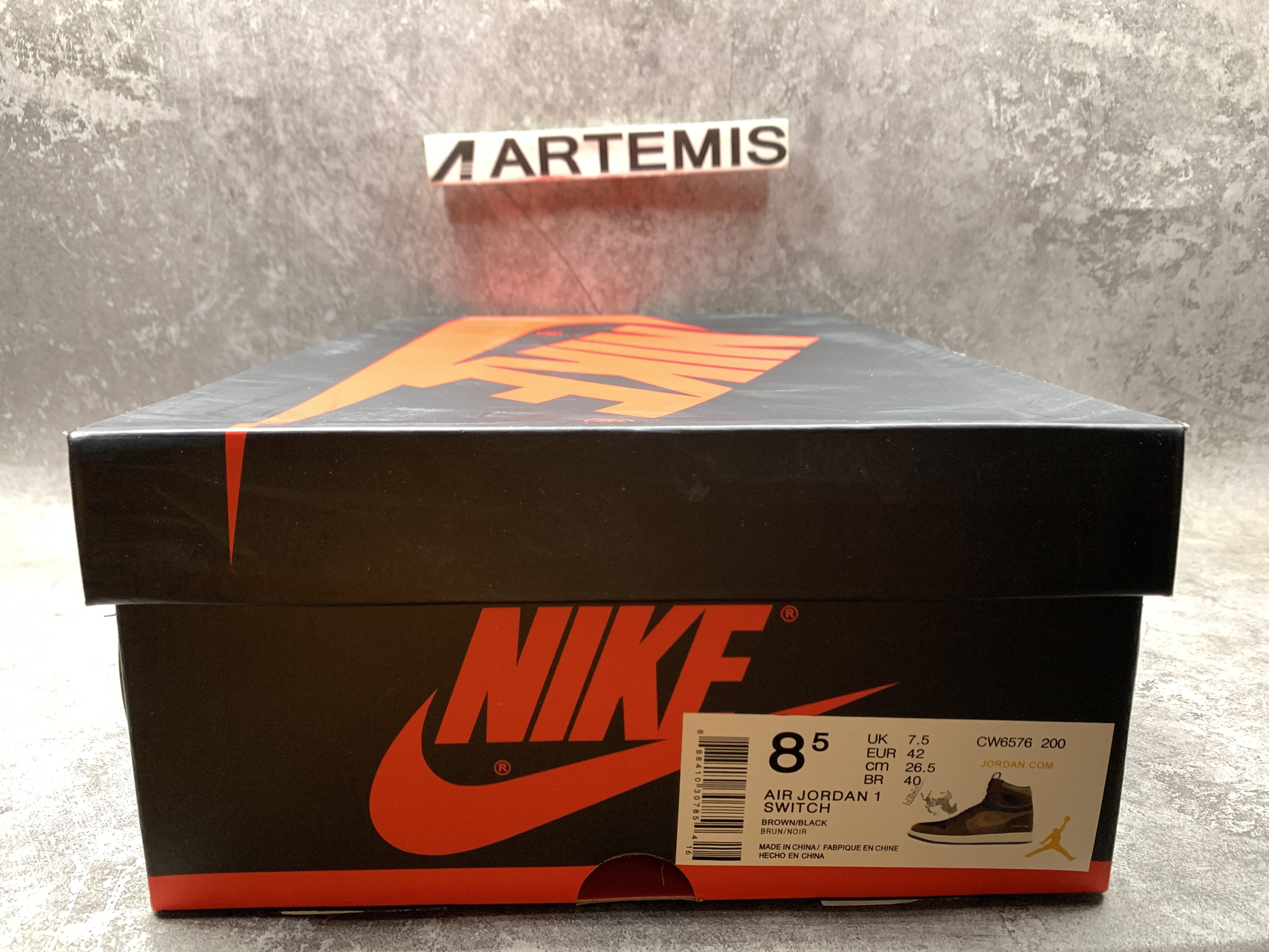 Air Jordan 1 High Switch Lets You Go From High To Low With Zippers