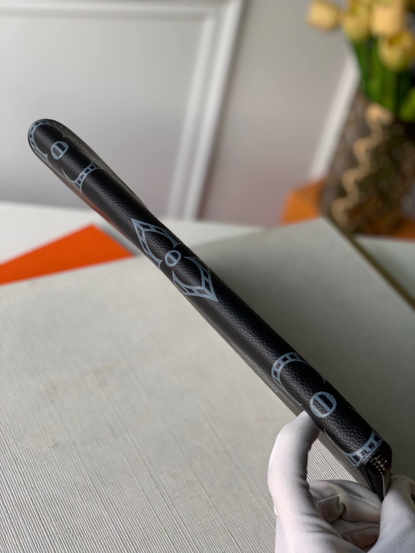 LV POCHETTE JOUR M80044