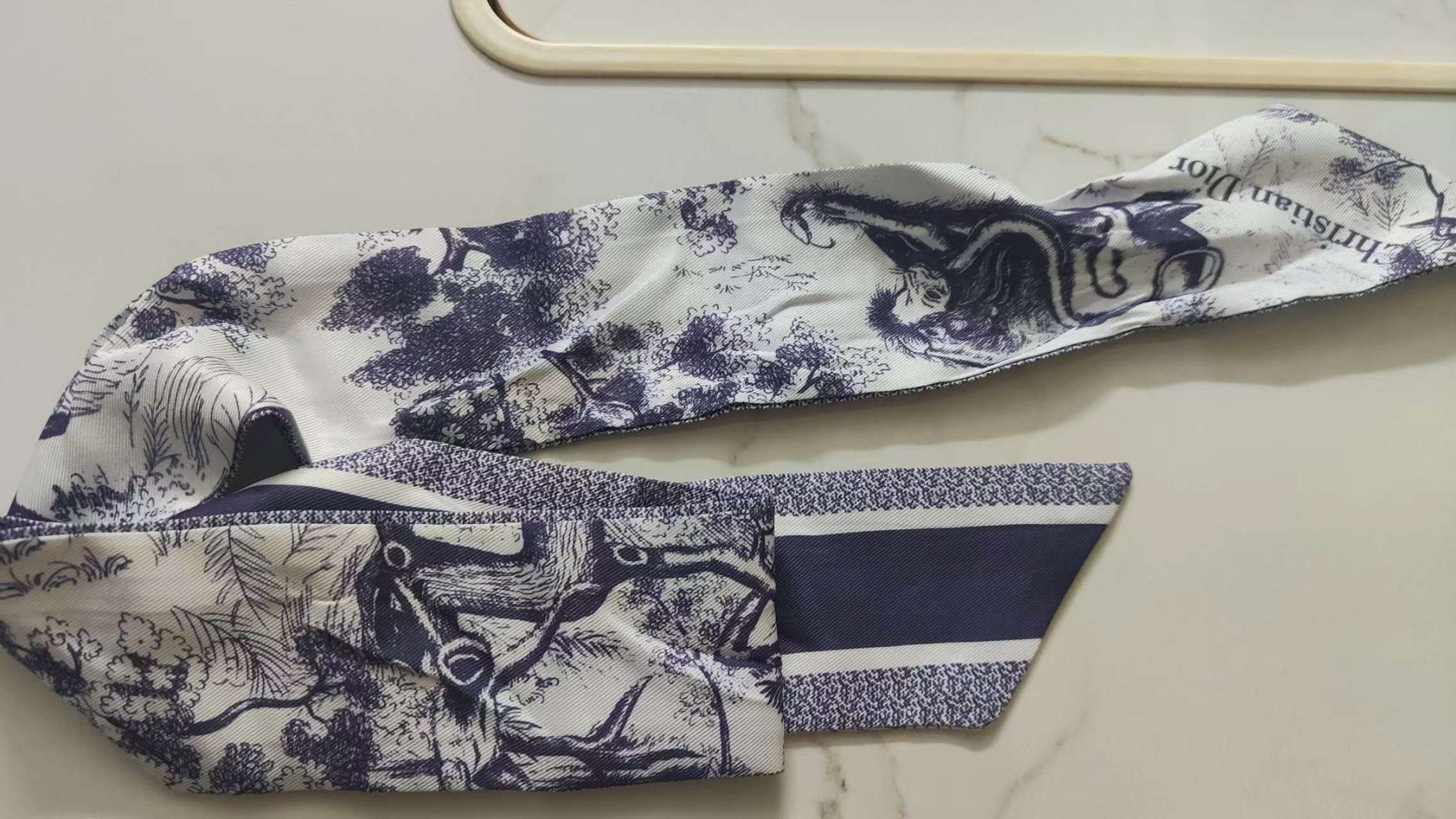 medium lady D*or bag 24 x 20 x 12 cm