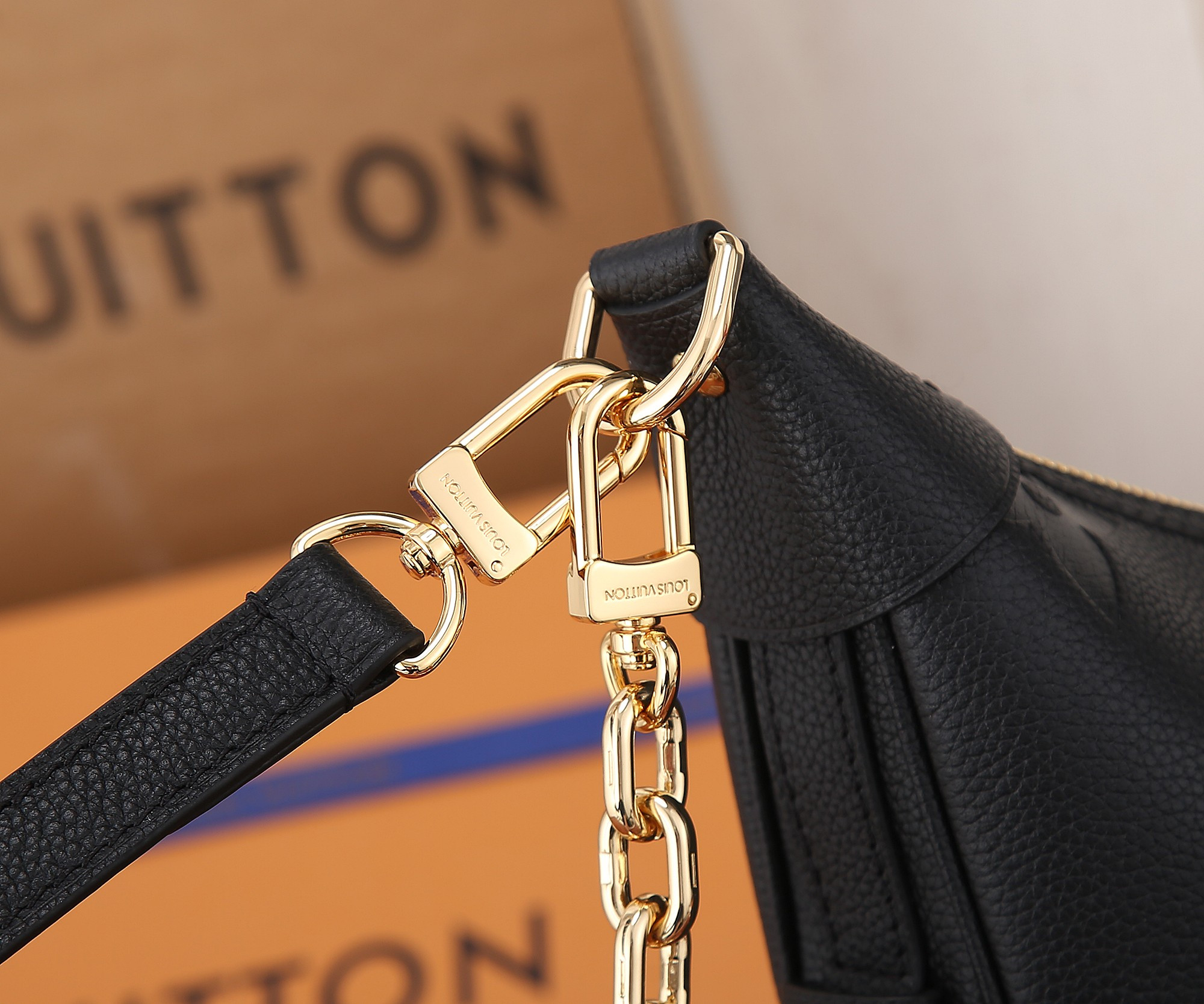 LV Loop Hobo M46725 15 x 10.2 x 3.9 inches