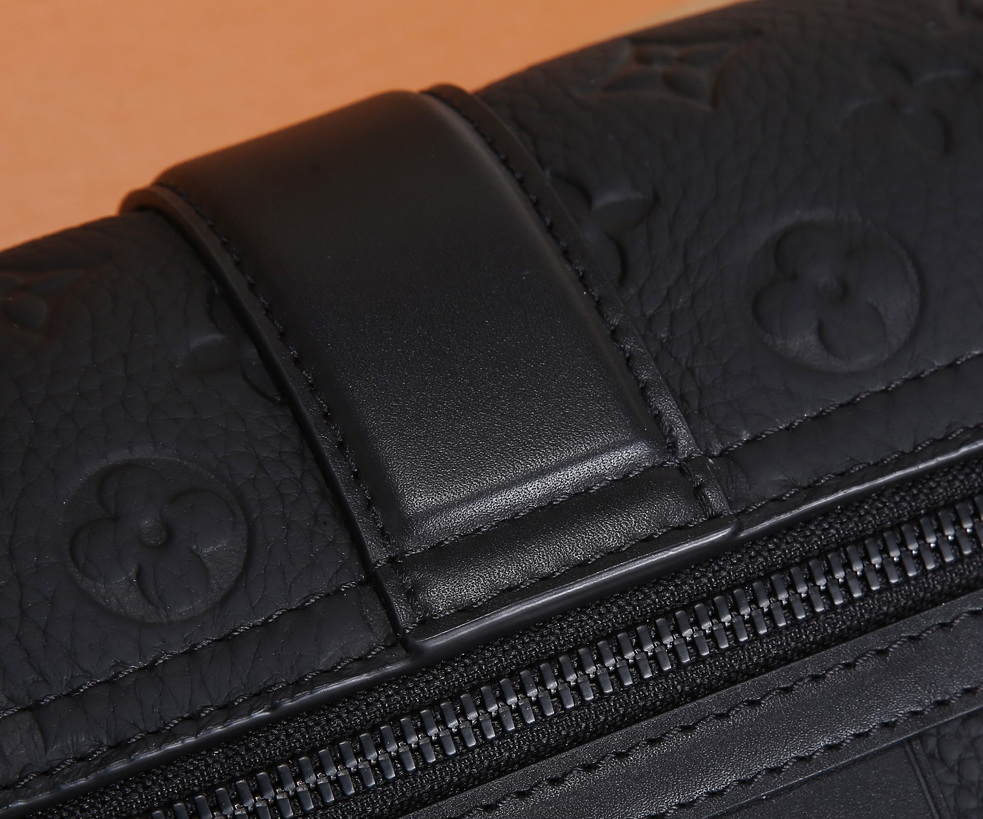 LV S-Cape Messenger M23741 28x16x10cm