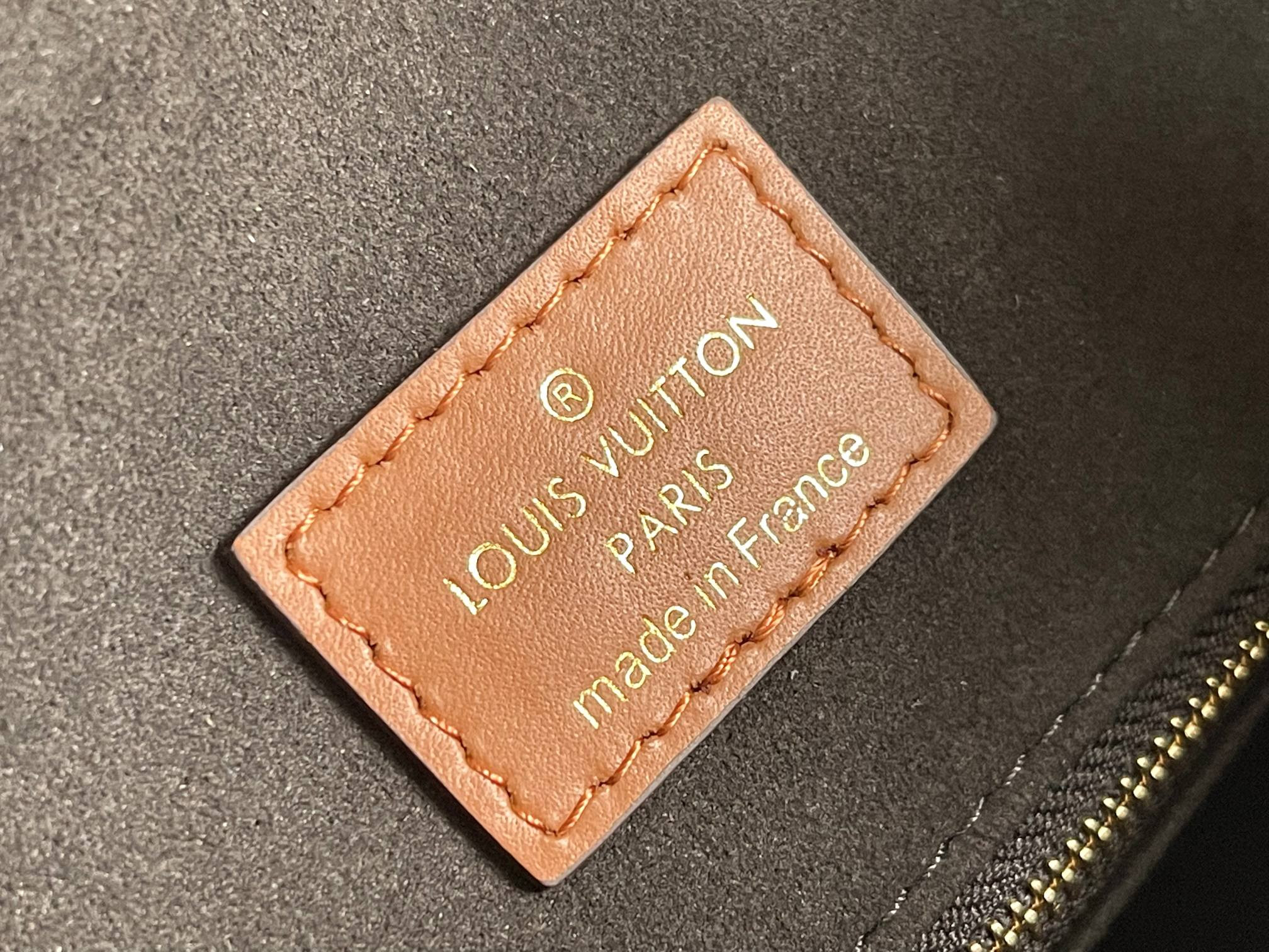 LV M46311 Loop Hobo 15 x 10.2 x 3.9 inches