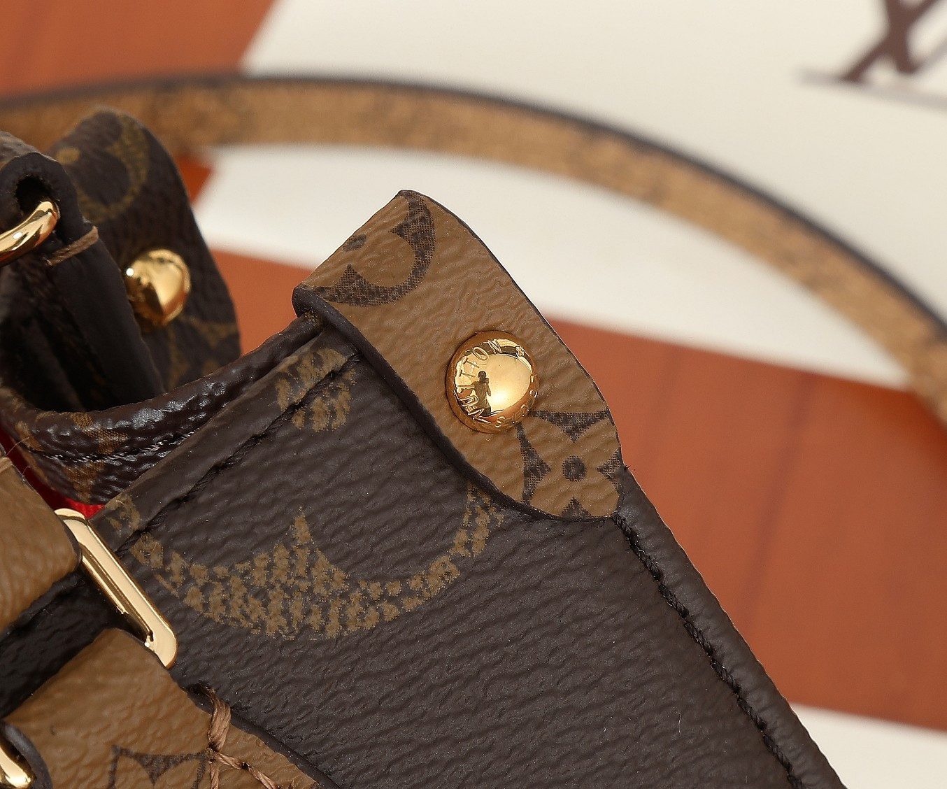 LV OnTheGo BB M46839 7.1 x 5.9 x 3.3 inches