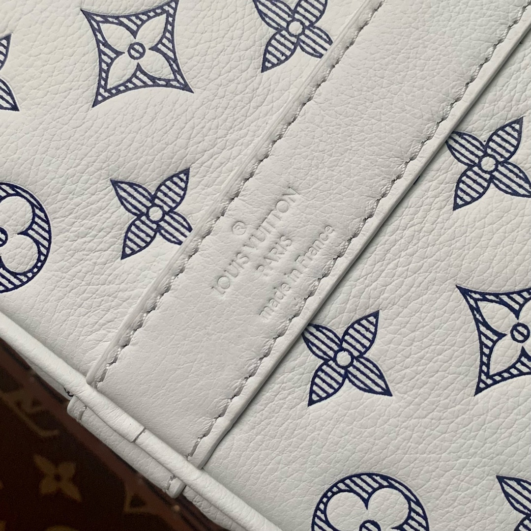 LV Keepall Bandoulière 50 M24954 19.7 x 11.4 x 9.1 inches