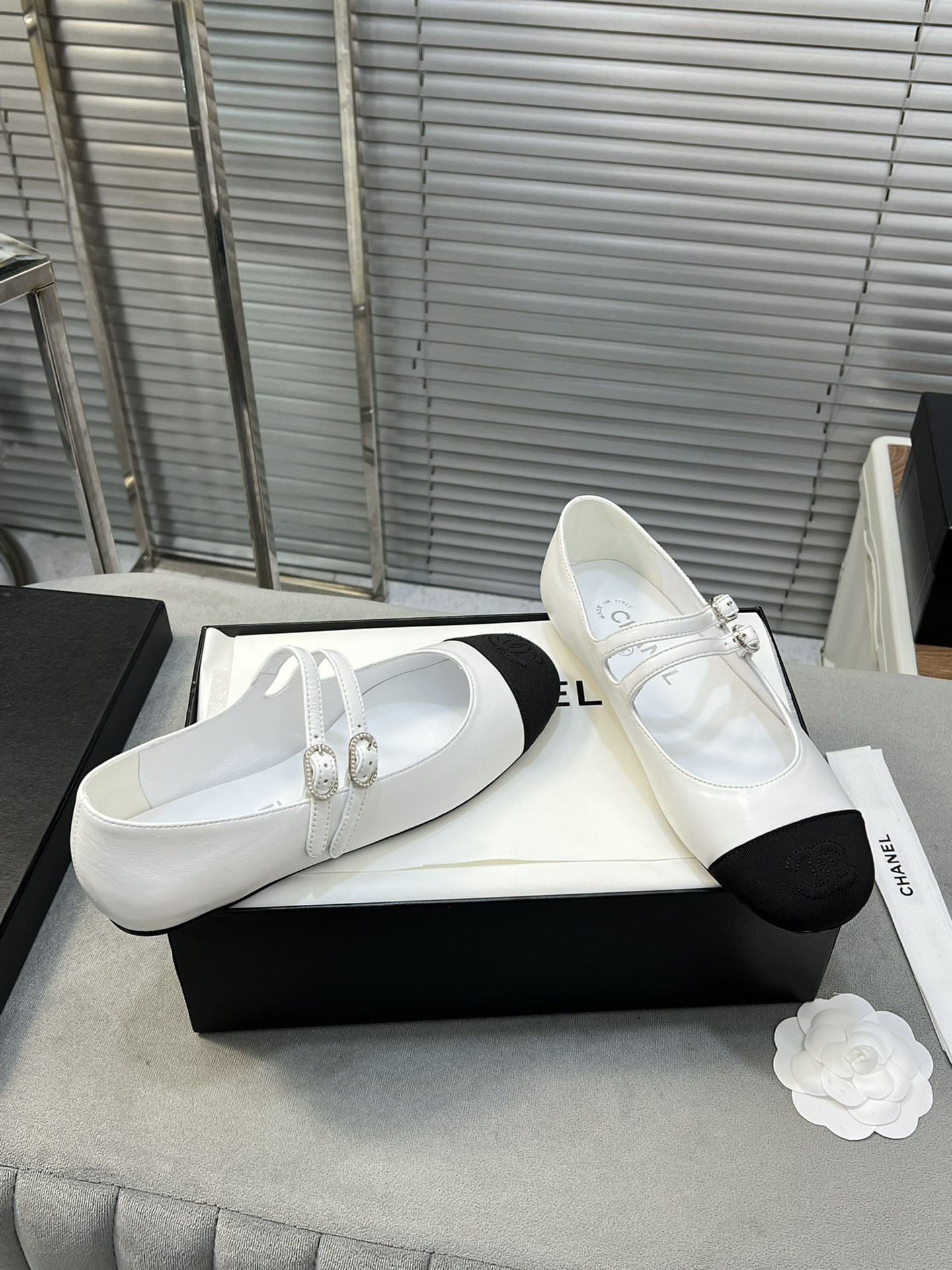 ua Ch*el mary janes  lambskin & grosgrain