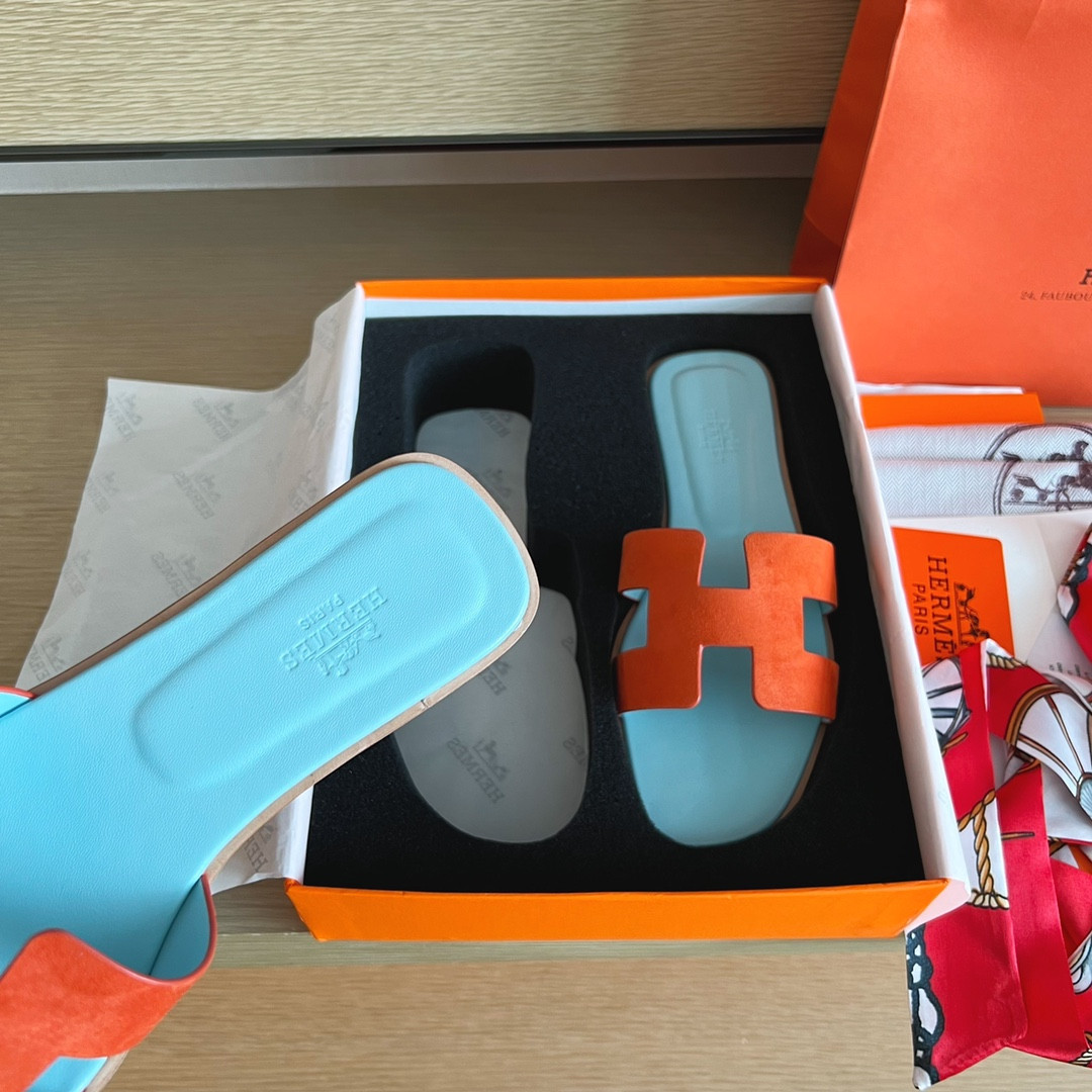 UA Hermès Oran sandal