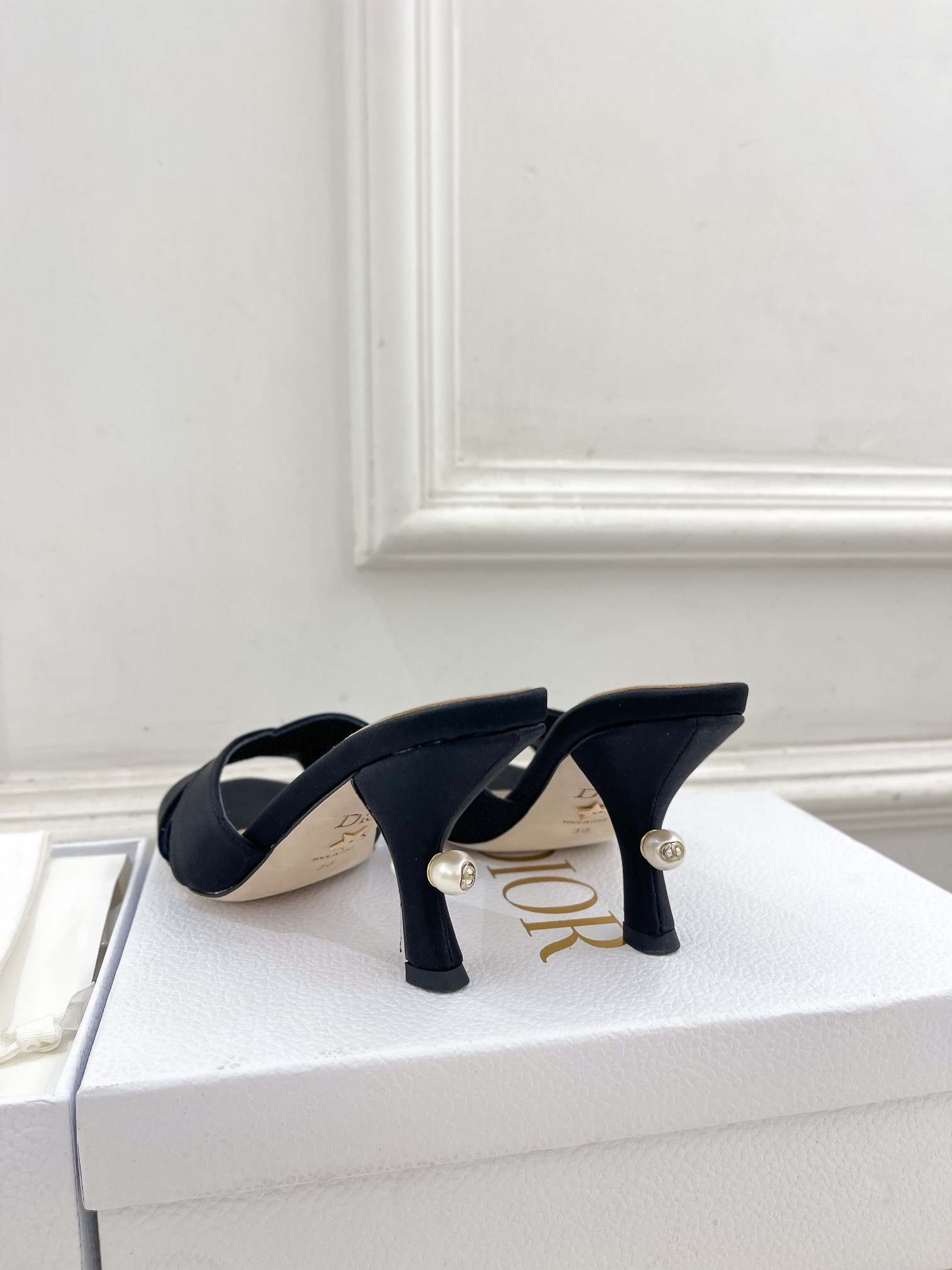 ua D*or tribales heeled slide