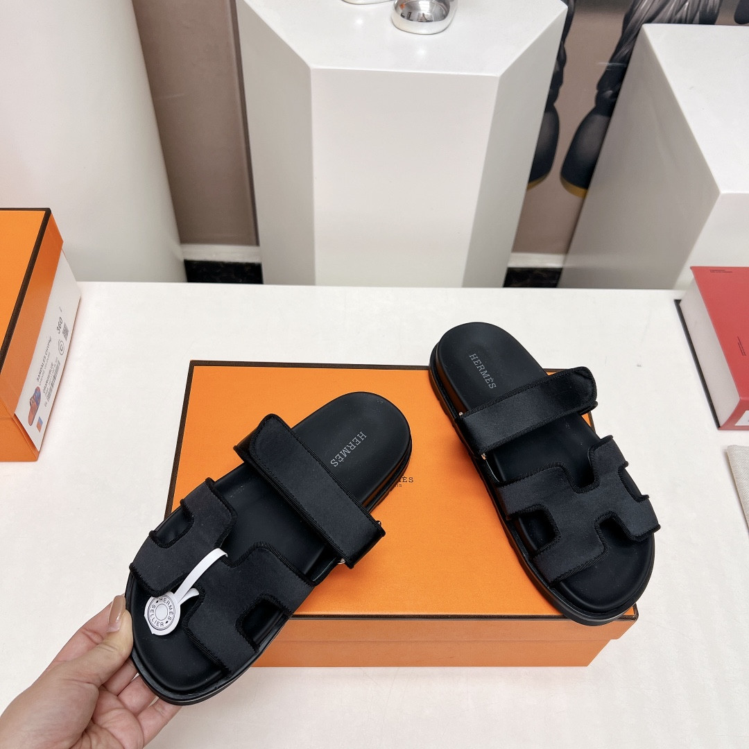 UA Hermès Chypre sandal