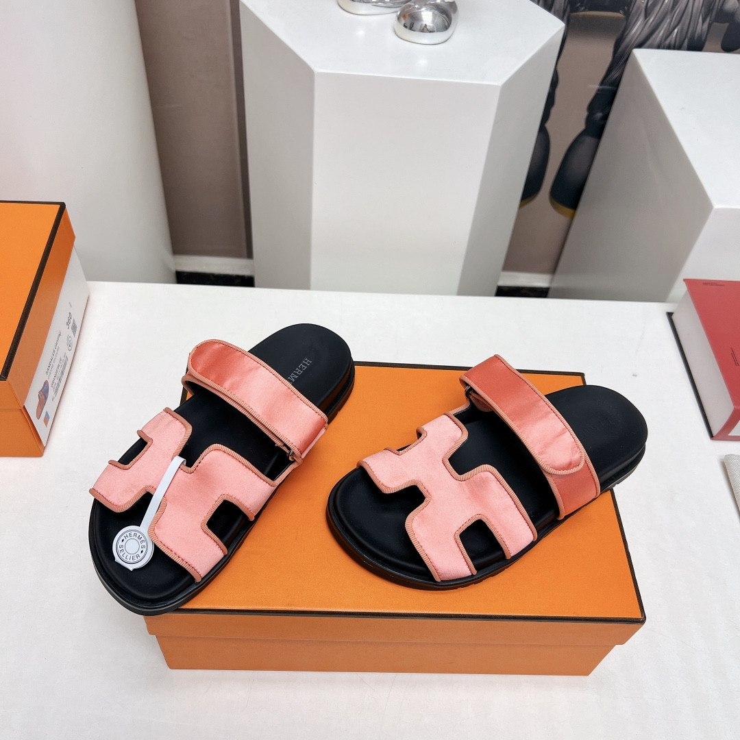 UA Hermès Chypre sandal