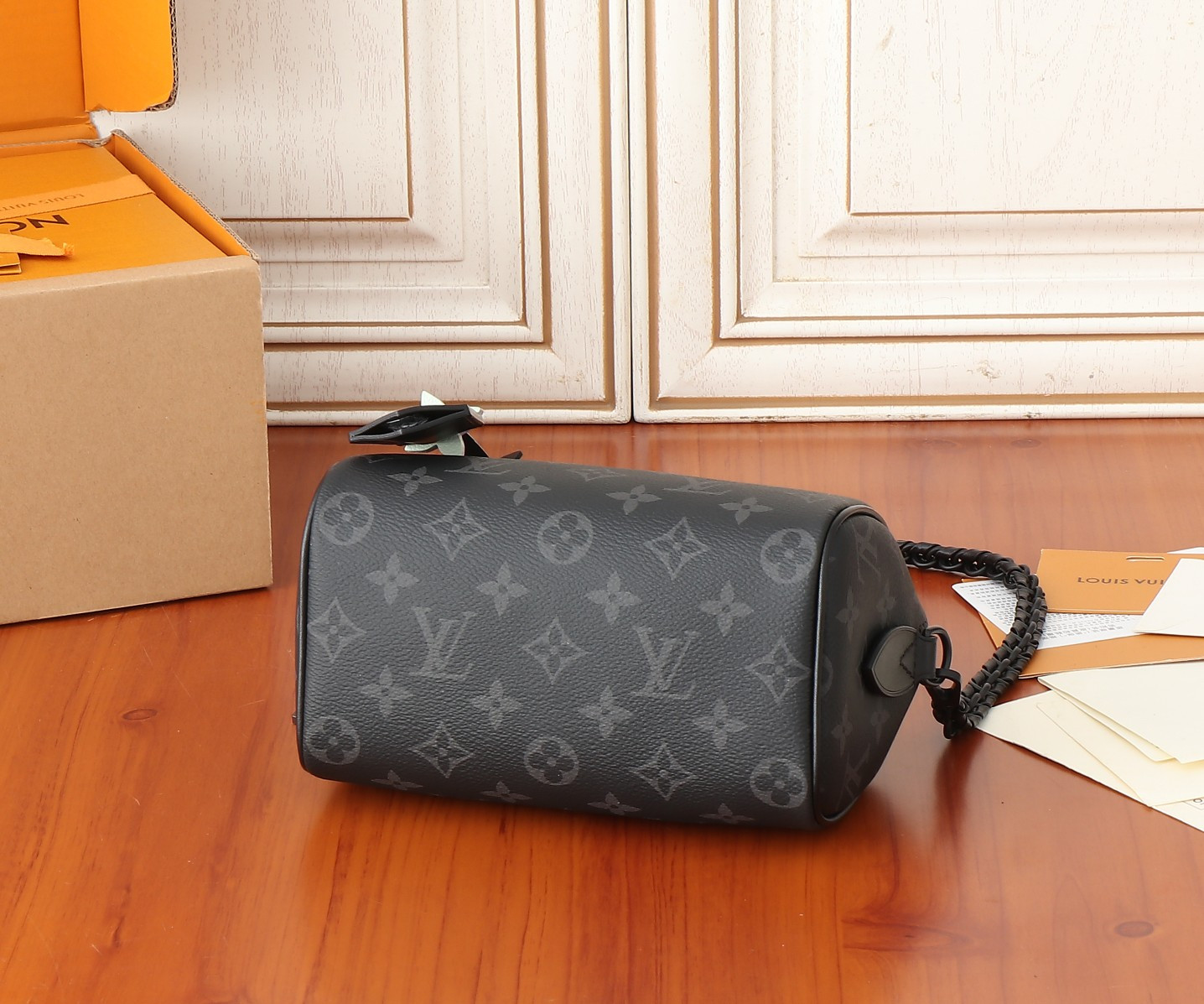 LV Speedy 18 M24606 18x12.5x11CM