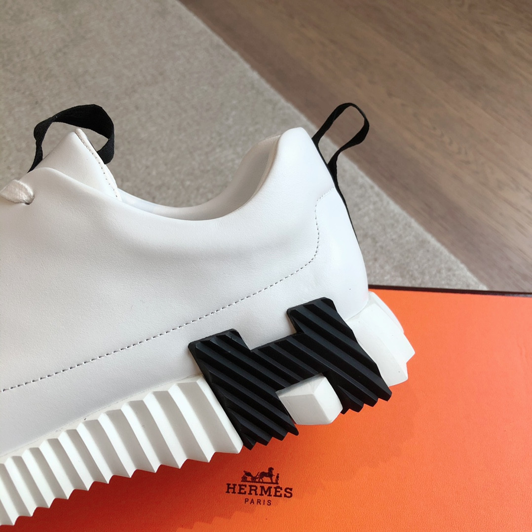 UA Hermès Bouncing Sneaker
