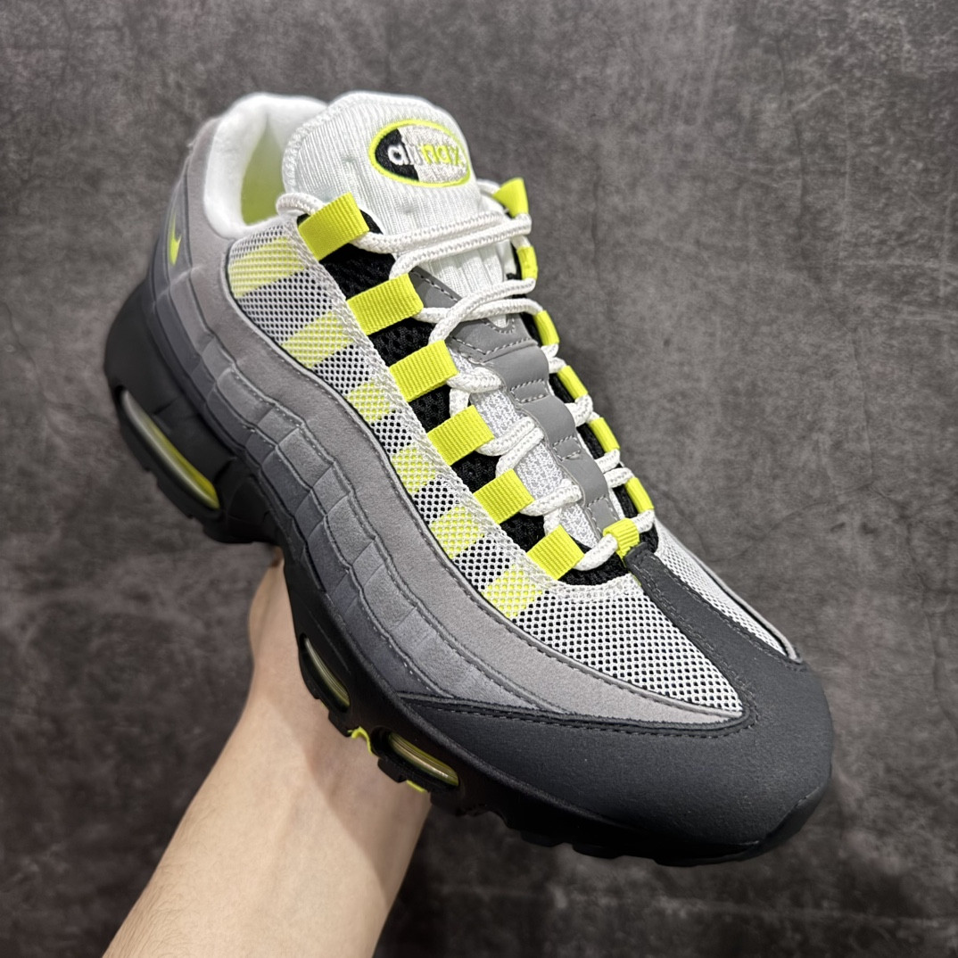 UA NIKE Air Max 95