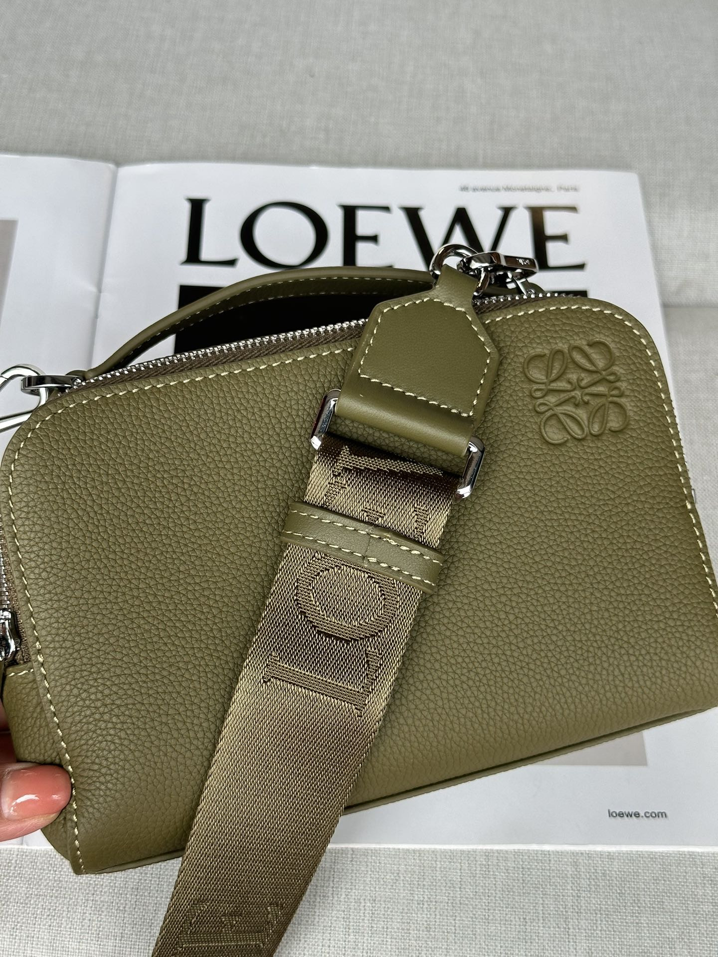 L0ew* mini crossbody camera bag in soft grained calfskin 18x8.5x13cm