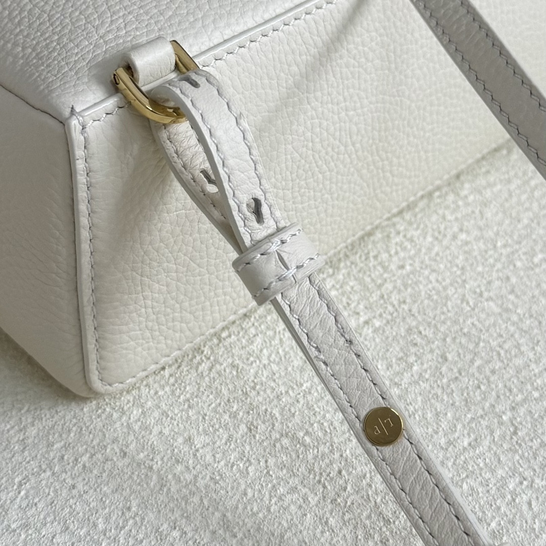 L**o p*ana extra pocket backpack l23.5 23x21x8cm