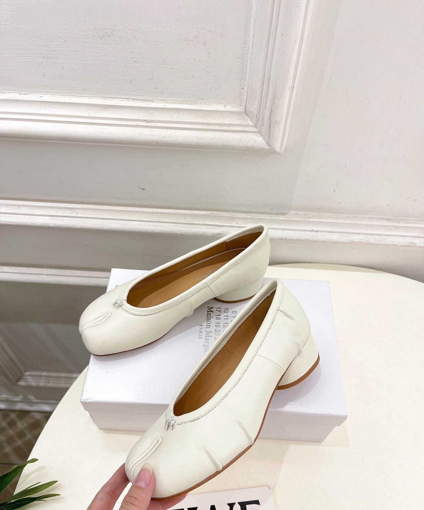 ua ma*s*n Ma*i*la tabi ballerina